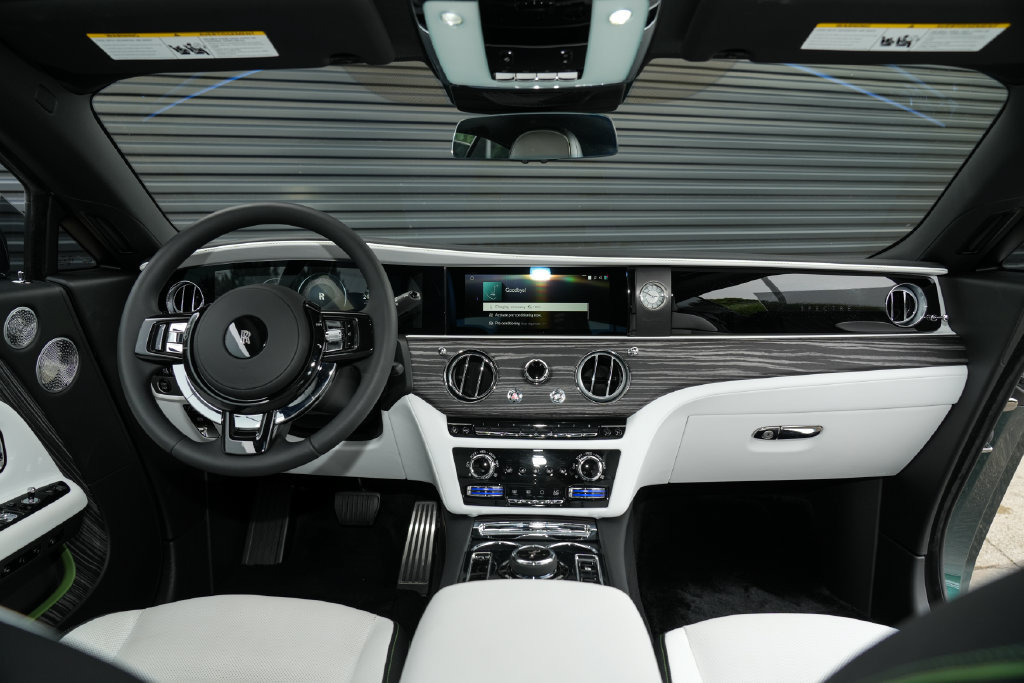 Used 2024 Rolls-Royce Spectre w/ Spectre Launch Package AWD/4WD image 30