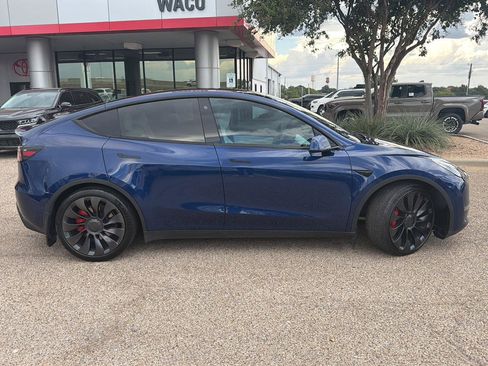 Used 2022 Tesla Model Y Performance AWD/4WD image 2