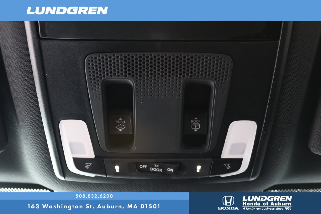 Used 2025 Honda Pilot TrailSport image 32