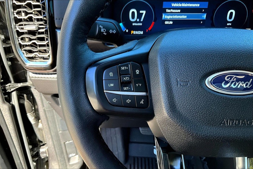 Used 2025 Ford Ranger Lariat w/ Black Appearance Package AWD/4WD image 14