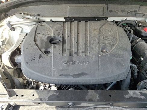 Used 2024 Volvo XC60 B5 Plus image 28