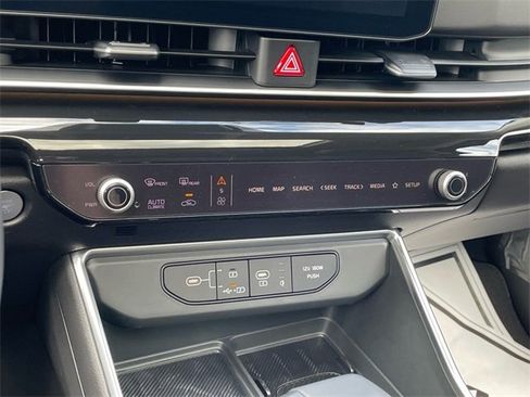 Certified 2025 Kia Carnival SX Prestige image 19