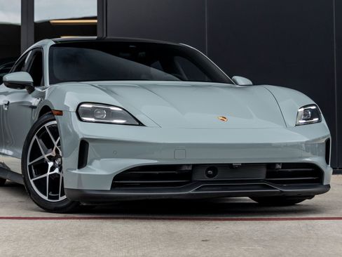 Certified 2025 Porsche Taycan 4S image 9