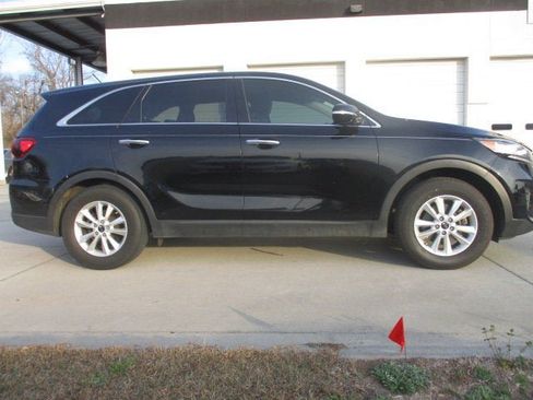 Used 2019 Kia Sorento L image 2