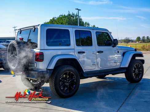 Used 2022 Jeep Wrangler Unlimited Sahara image 11