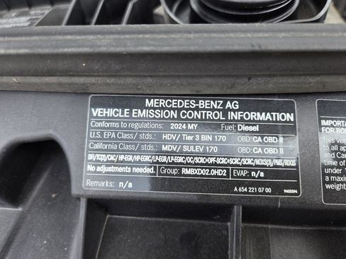 Used 2024 Mercedes-Benz Sprinter 2500 image 12