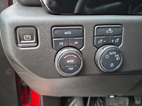Used 2023 Chevrolet Silverado 1500 LT AWD/4WD image 27