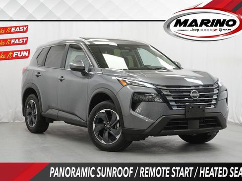 Used 2024 Nissan Rogue SV w/ SV Premium Package image 1