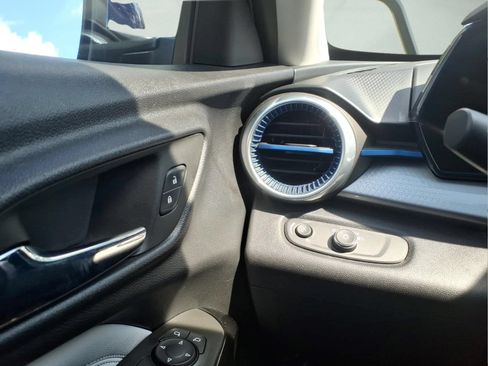 Certified 2024 Chevrolet Trax LT FWD image 21