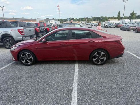 Used 2023 Hyundai Elantra Limited FWD image 5