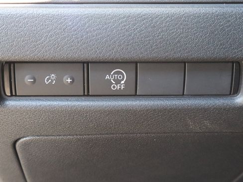 Used 2023 Nissan Rogue S image 15