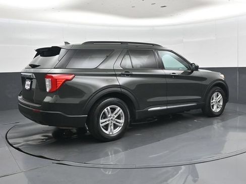 Used 2022 Ford Explorer XLT RWD image 4