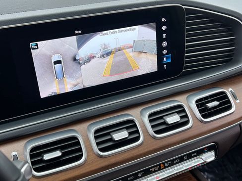 Used 2022 Mercedes-Benz GLS 450 4MATIC w/ AMG Line Exterior image 29