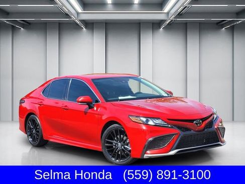 Used 2021 Toyota Camry XSE image 1