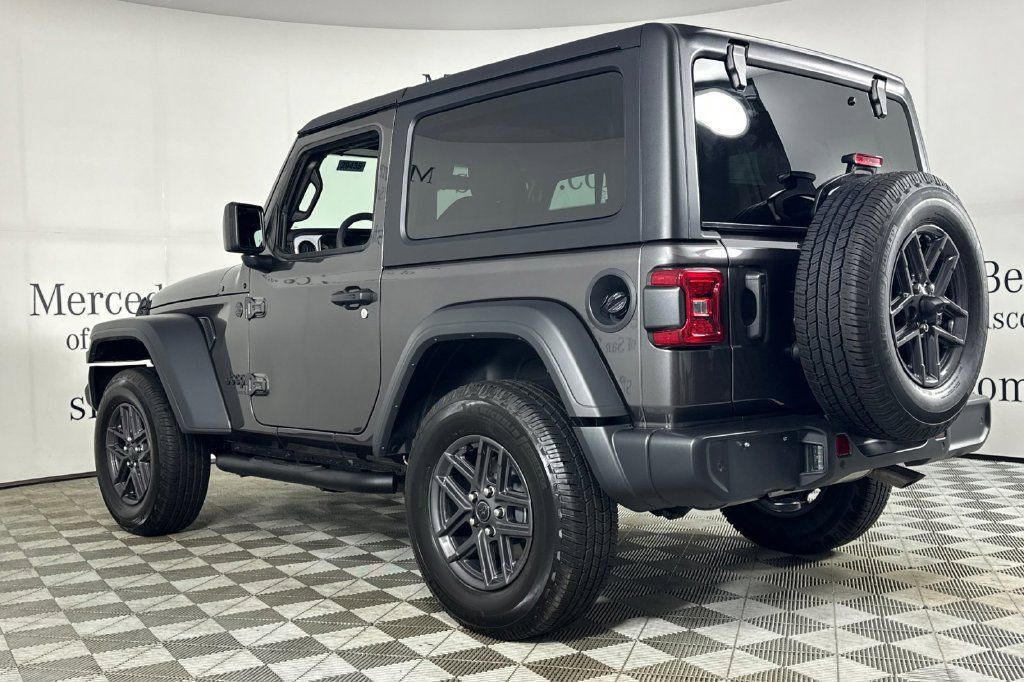 Used 2026 Jeep Wrangler Sport AWD/4WD image 6