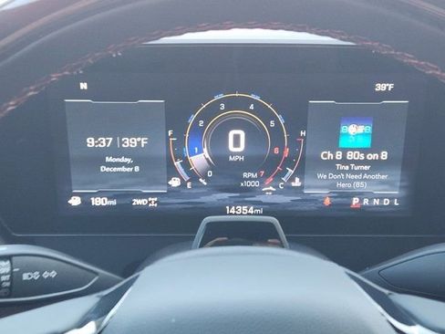 Used 2025 Chevrolet Traverse RS image 7