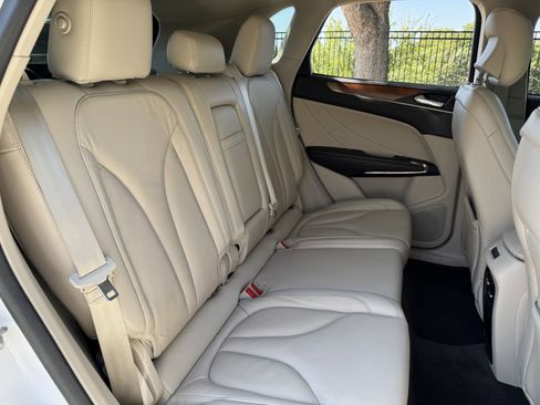 Used 2018 Lincoln MKC Select w/ Select Plus Package image 38