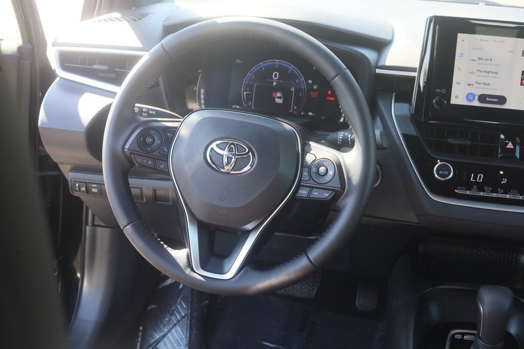 Used 2026 Toyota Corolla SE FWD image 11