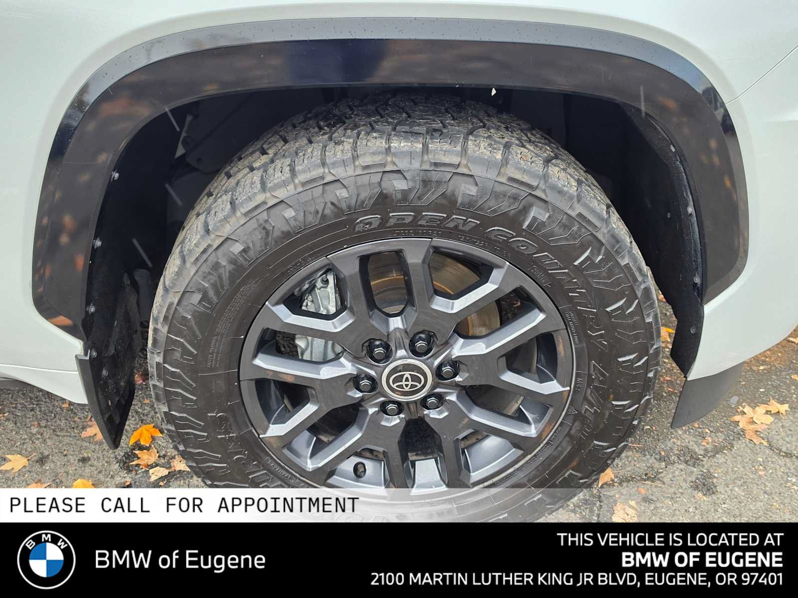 Used 2024 Toyota Sequoia Platinum AWD/4WD image 9