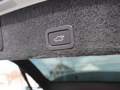 Used 2012 Volvo XC60 T6 R-Design image 35