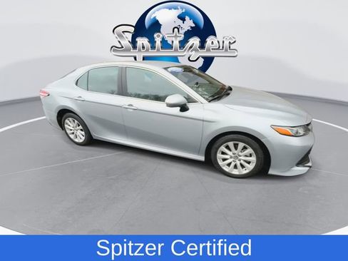 Used 2020 Toyota Camry LE image 2