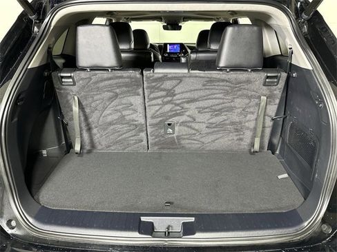 Used 2023 Toyota Highlander XLE image 27