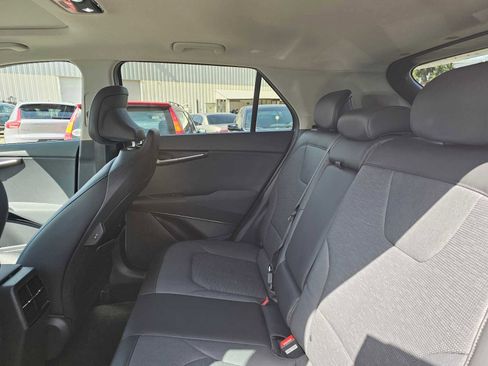 Used 2023 Kia Niro SX image 18