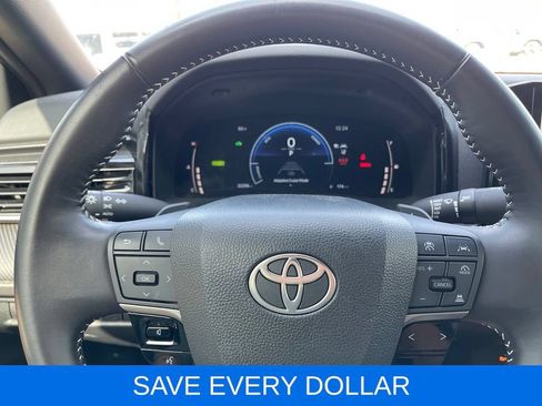Used 2025 Toyota Camry SE FWD image 8