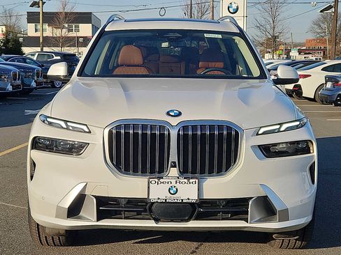 Certified 2024 BMW X7 xDrive40i w/ Executive Package image 2