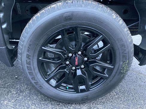 New 2026 GMC Sierra 1500 Elevation w/ LPO, Elevation Black Package AWD/4WD image 10