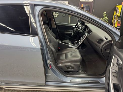 Used 2018 Volvo V60 T5 Cross Country w/ Convenience Package image 20