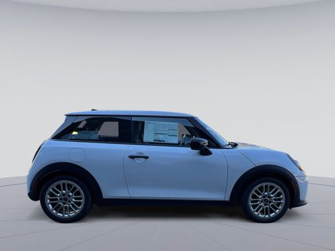 Used 2025 MINI Cooper 2-Door Hardtop image 6