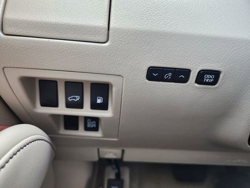 Used 2013 Lexus RX 450h AWD image 22