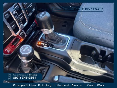 Used 2024 Jeep Wrangler Unlimited image 22