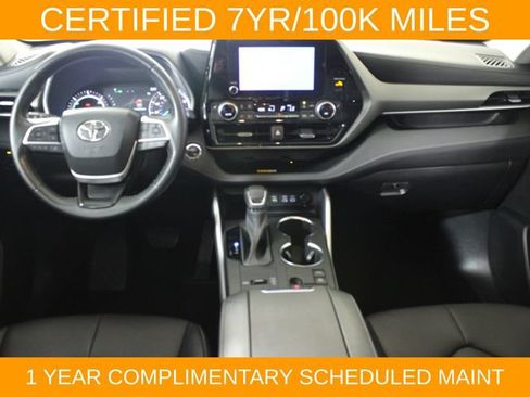 Used 2023 Toyota Highlander XLE AWD/4WD image 14