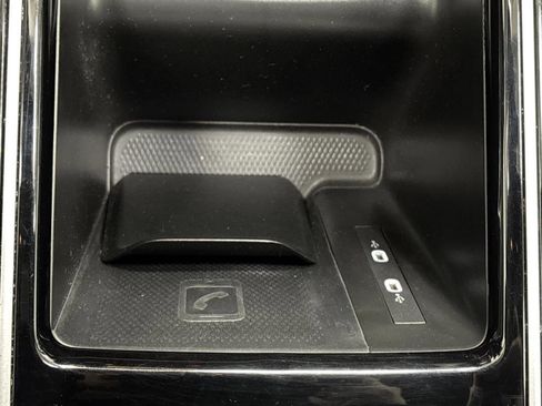 Used 2023 Volkswagen ID.4 Pro image 22