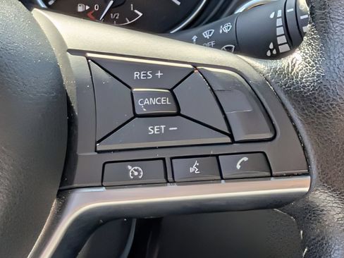 Used 2022 Nissan Rogue Sport SV FWD image 21