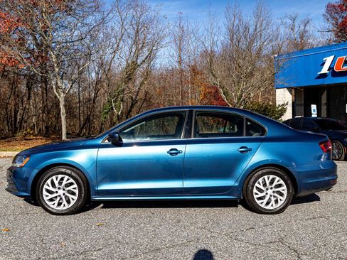 Used 2017 Volkswagen Jetta S FWD image 3