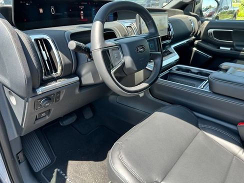 Used 2025 Ford Expedition Max Platinum w/ Stealth Appearance Package image 26