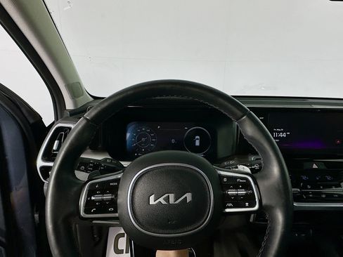 Used 2023 Kia Sorento SX AWD/4WD image 11