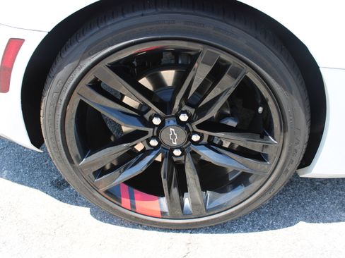 Used 2024 Chevrolet Camaro LT w/ Redline Edition RWD image 10