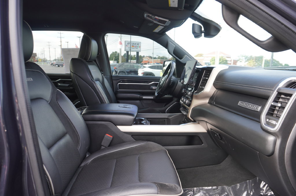 Used 2019 RAM 1500 Laramie w/ Sport Appearance Package AWD/4WD image 32