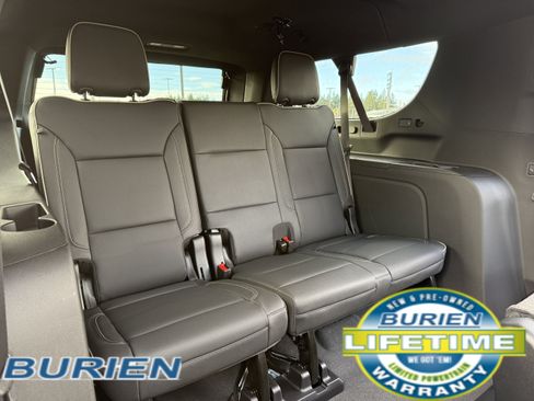 New 2026 Chevrolet Suburban Premier image 33