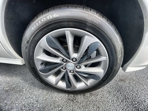 Used 2023 Buick Encore GX Select w/ Sport Touring Package AWD/4WD image 31