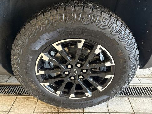 Used 2024 Chevrolet Traverse Z71 w/ Enhanced Driving Package image 11