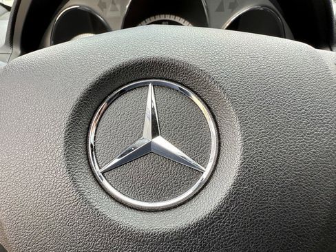 Used 2011 Mercedes-Benz C 300 SPORT 4MATIC image 40