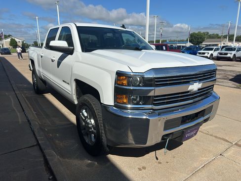 Used 2016 Chevrolet Silverado 2500 LT AWD/4WD image 8