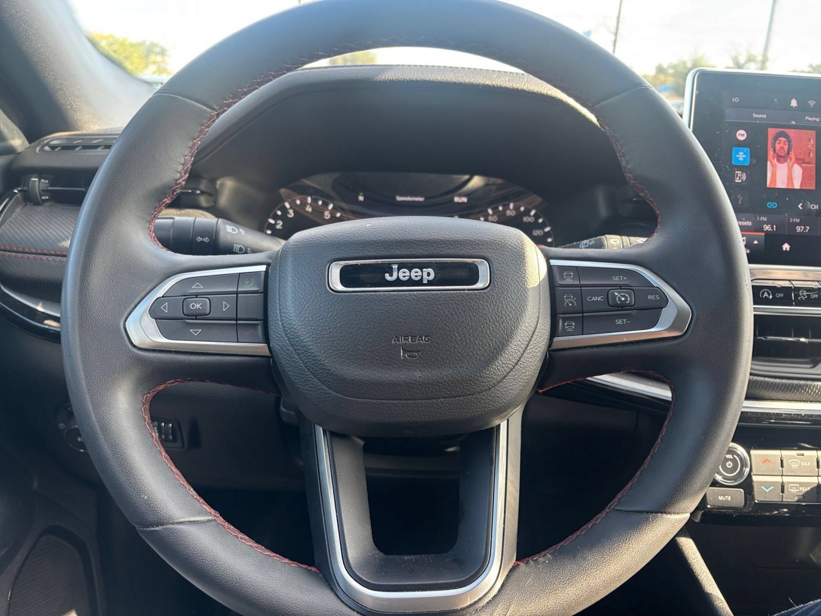 Used 2025 Jeep Compass Trailhawk AWD/4WD image 26