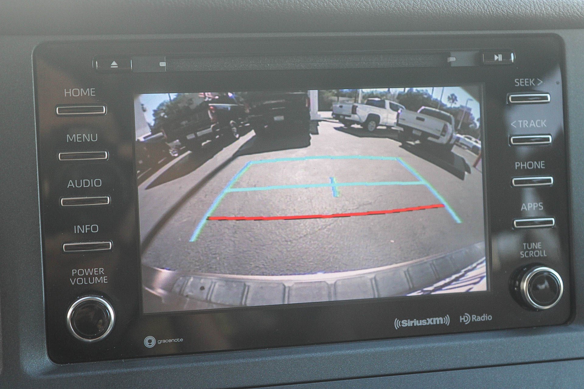 Used 2018 Toyota Sienna LE w/ Carpet Mat Package FWD image 25
