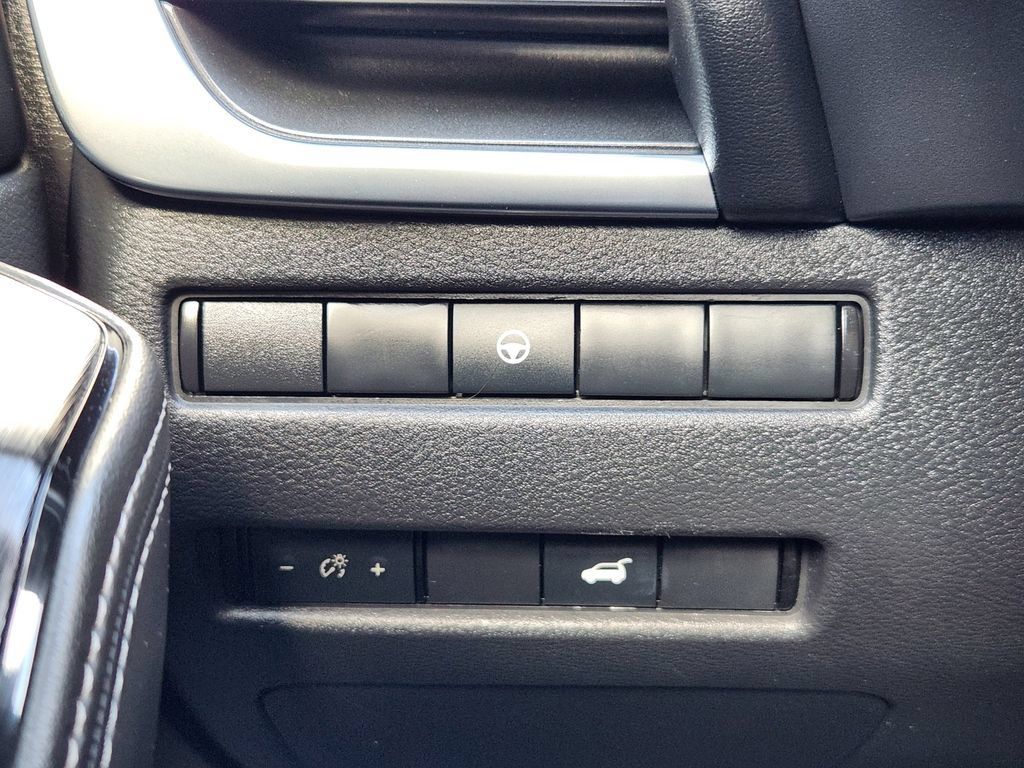 Certified 2023 Nissan Rogue SV w/ SV Premium Package AWD/4WD image 18